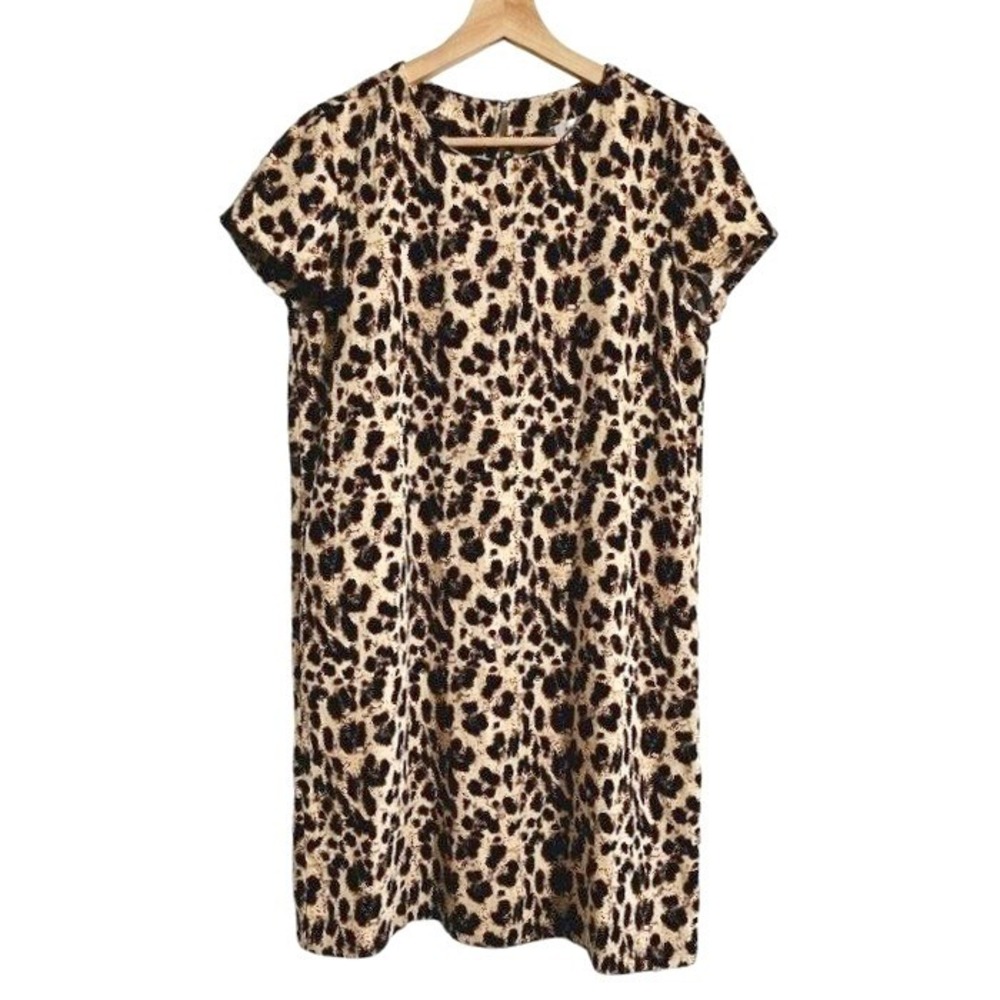 Reynah Leopard‎ Print Dress Size 6 Tan knee length short sleeve black